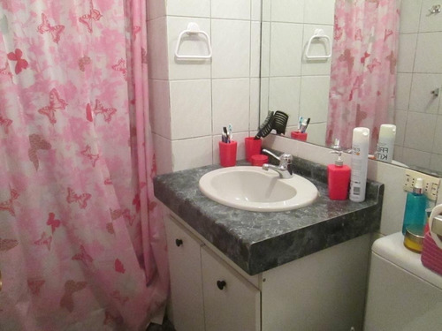 Casa De 2 Piso En Centro De Quilpue 4 Dormitorios 2 Baños
