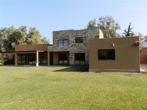 Imagen 2 de 16 de Casa En Venta En Colina