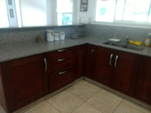 Vendo Casa En La Cuesta 4 Dor, Lote Plano, Pileta. Parque Consolidado
