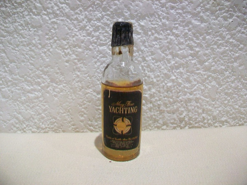 Botellita Miniatura De Whisky Yachting Cerrada!!