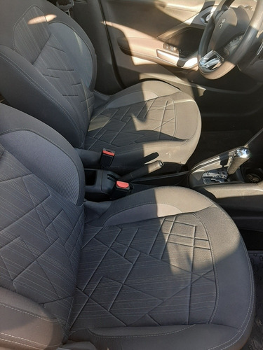 Imagen 6 de 9 de Peugeot 208 1.6 Allure Nav Tiptronic 2016