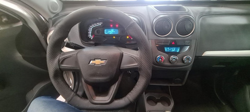 Imagem 8 de 11 de Chevrolet Montana Ls 1.4 2019 Prata Ar E Direção