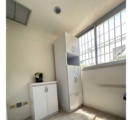 En Venta Edificio Comercial En El Corazón De Guarenas. Kn