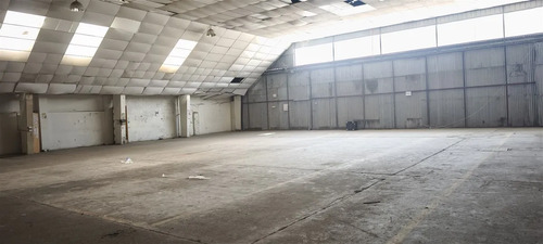 Industrial En Arriendo En Av. El Salto Recoleta Bodega