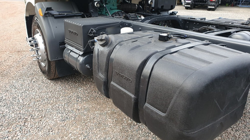 Volvo Vm 270 6x2 2015