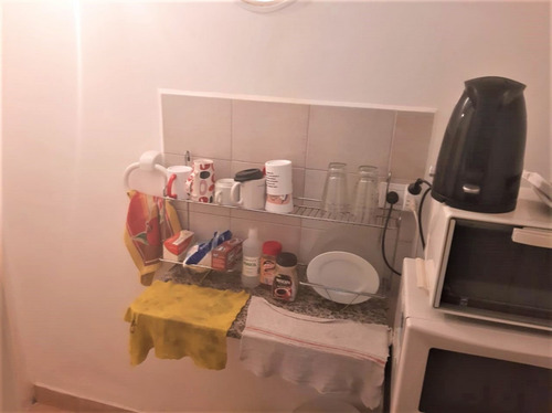 Local Retasado En Venta En Moron Sobre La Calle Mitre Al 900