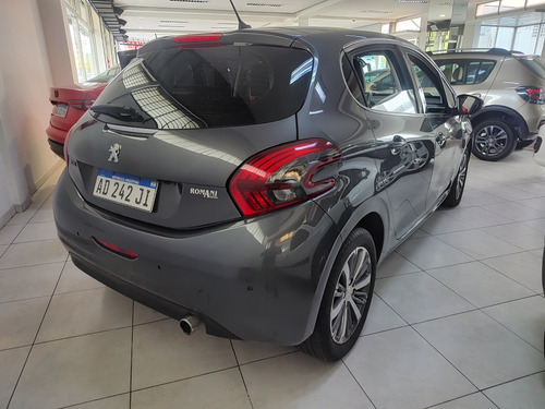 Peugeot 208 1.6 Feline