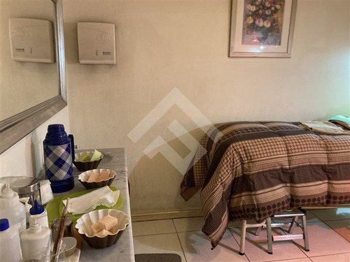 Imagen 10 de 12 de Oficina En Venta En Providencia, Estética, Dental, Oftalmólo