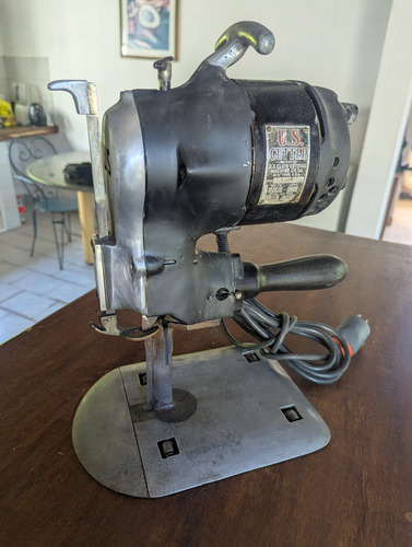 Cortadora De Tela Recta Electrica (Usado)