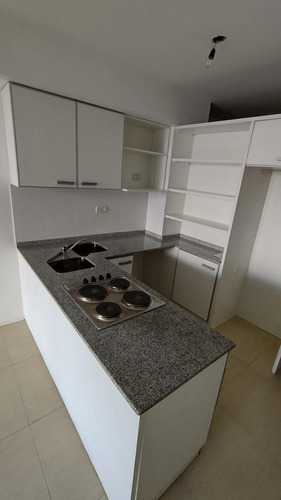 Imagen 8 de 21 de Al Frente C/balcón - A Mts De Plaza San Martín! Edificio Con Amenities