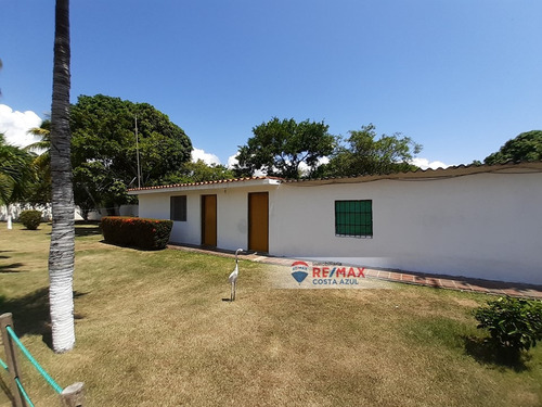 En Venta Amplia Y Acogedora Casa Tipo Campestre Con Piscina Y Areas Verdes, El Tuque.