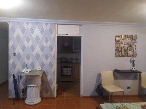 Imagen 1 de 1 de Apartamento En Resd. Las Quintas, Urb. Las Quintas, Naguanagua (ata-1116)