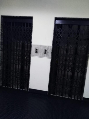 Nueva En El Mercado!. Venta Oficina Ciudad Vieja