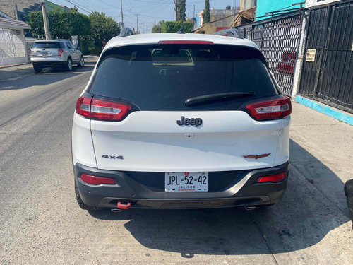 Imagen 3 de 10 de Jeep Cherokee 2015 3.2 Trailhawk Mt