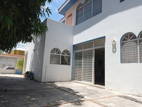 Aslibel Melédez Vende Espaciosa Casa Al Este De Barquisimeto