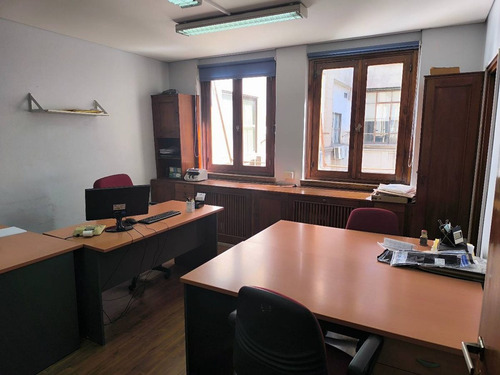 Venta Oficina/ Vivienda En Monserrat