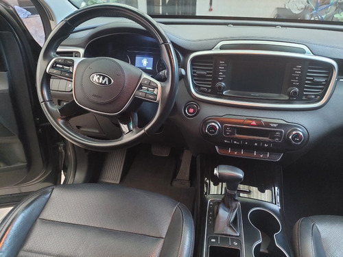 Kia Sorento 2.4L EX A/T -7P