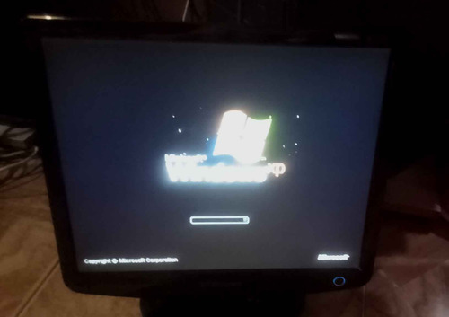 Monitor Samsung 732n Plus Led C/base Funciona Bien ( Leer) Negro (Usado)