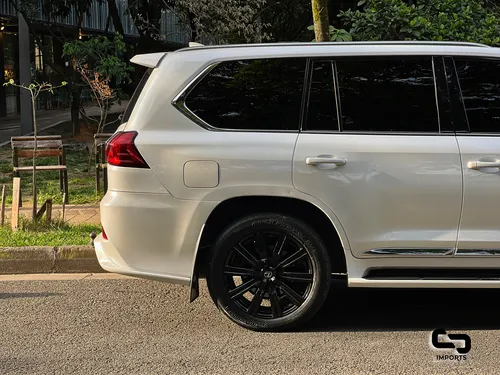 Lexus LX 5.7 570