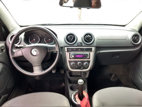 Imagem 9 de 15 de Volkswagen Voyage 2013 1.6 Vht Comfortline Total Flex 4p
