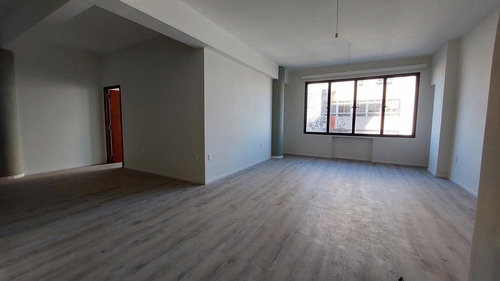 Imagen 1 de 17 de Apartamento En Venta 2 Dormitorios En Centro - Luminoso Y De Ambientes Amplios