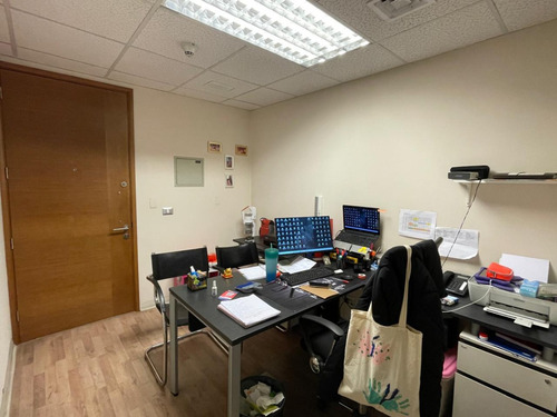 Oficina, Recepción Con Un Privado, Plaza Las Lilas