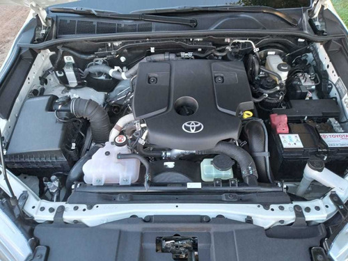 Toyota Hilux 2.8 Cd Srx 177cv 4x2 2018