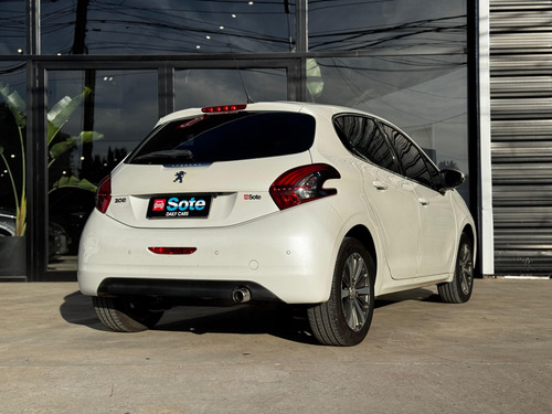Peugeot 208 1.6 Feline Tiptronic