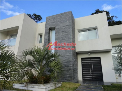 Casa En Punta Del Este, Mansa- Ref: 4429