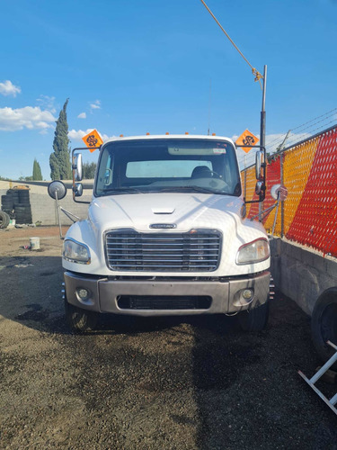 Imagen 1 de 7 de Freightliner M2