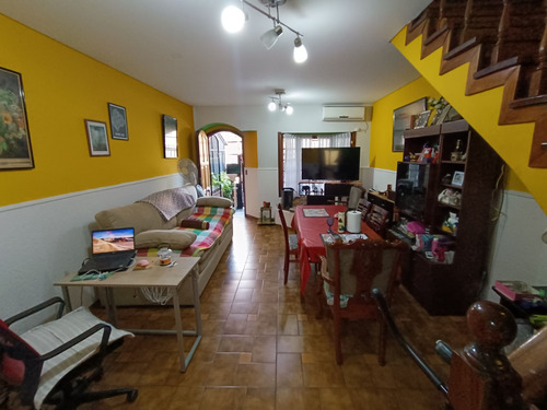 Casa 3 Ambientes Venta Flores Con Cochera