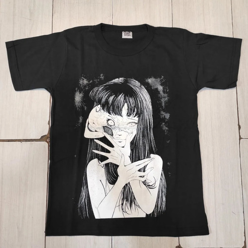 Remera  Junji Ito Tomie Anime