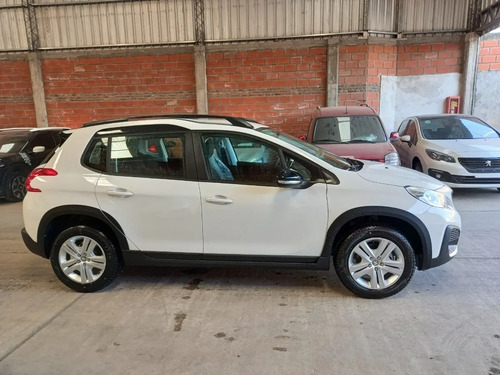 Imagen 9 de 17 de Peugeot 2008 Feline 1.6 2022 0km D-