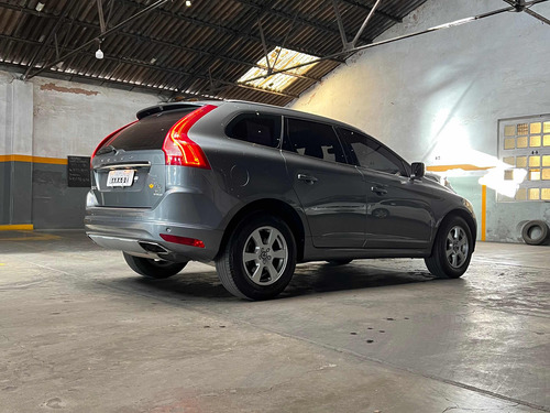 Volvo XC60 2.5 T5 Momentum