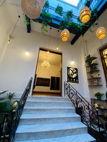 Imagen 1 de 24 de Local Comercial En Sótano En Hermosa Casona Antigua