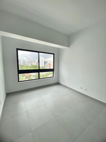 Alquiler De 2 Habitaciones | Naco | Piscina, Gym