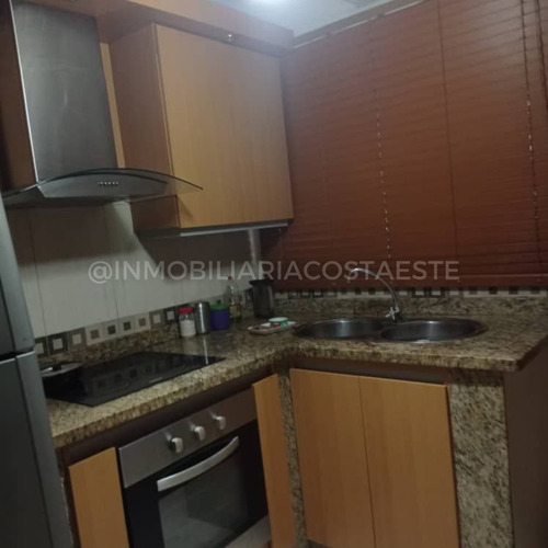 Apartamento En Venta Ubicado En Macuto Ref 2313