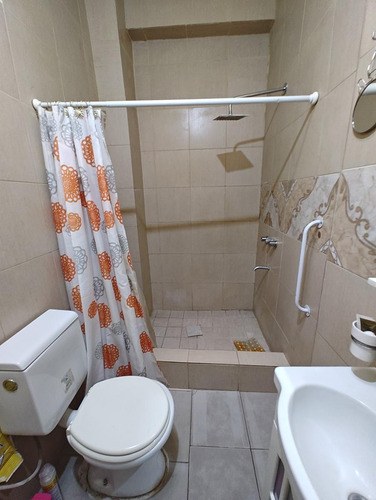 Casa En Venta En Isidro Casanova