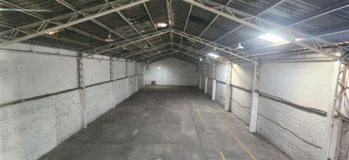 Industrial En Arriendo En Santiago 1000 M2 Con Recepcion