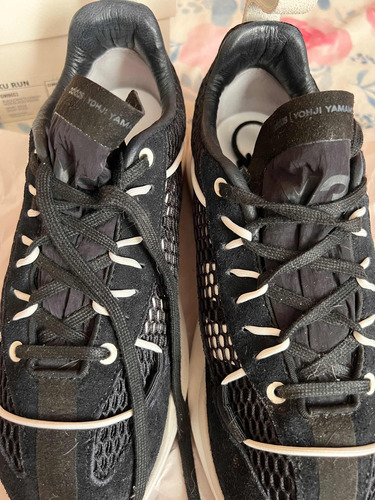 Tenis adidas Y3 Negros (Usado)