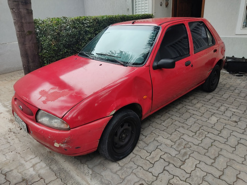 Imagem 1 de 5 de Ford Fiesta 1.0 1999 4 Portas