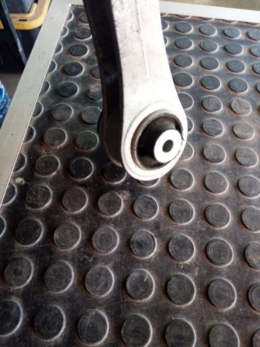 Horquilla Superior Izquierda Mercedes,e-320 (w11) (03-09) (Usado)