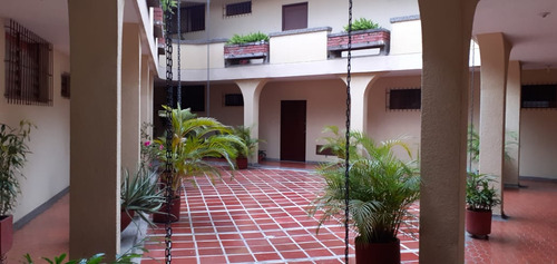 Venta De Apartamento Versalles, Norte De Cali, 4103.