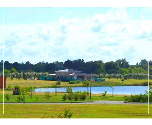 Imagen 8 de 14 de Lote A La Laguna En Venta Barrio Nautico Cazal