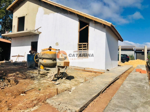 Linda Chacara Em Fase De Acabamento