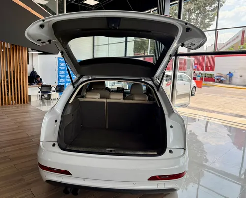 Audi Q3 2.0 Luxury 170hp S-Tronic At