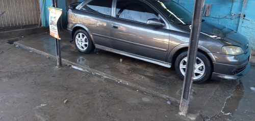 Imagem 2 de 8 de Chevrolet Astra Hatch