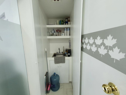 Oficina Con Terraza En Venta