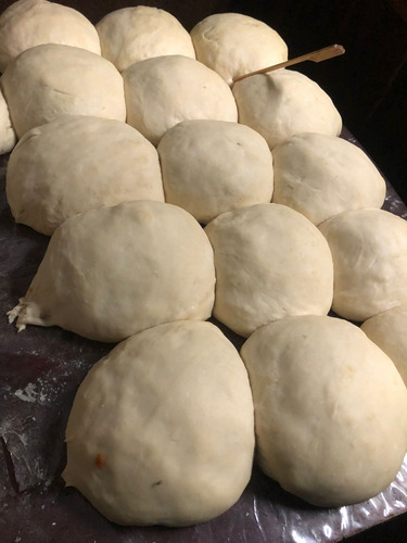 Servicio De Pizzas A La Parrilla / Cocina / Parrilla / Mozos