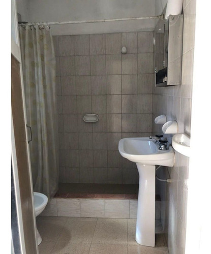 Venta Casa Dos Dormitorios En Fisherton!